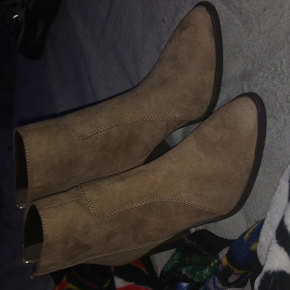 Qupid Brown Short Boots